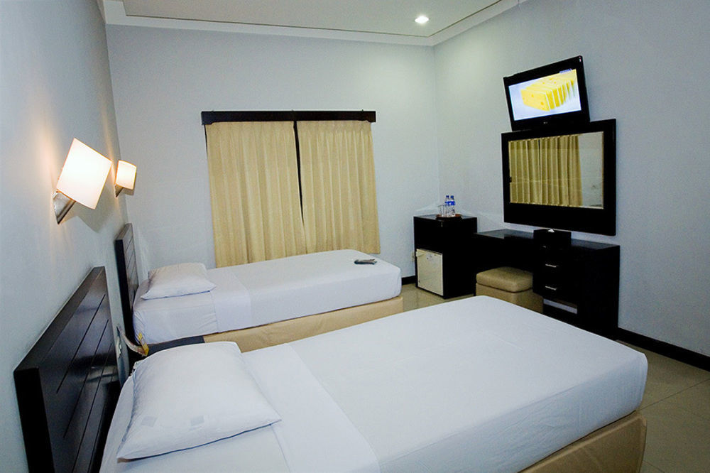 Hotel Celebes Macasar Exterior foto