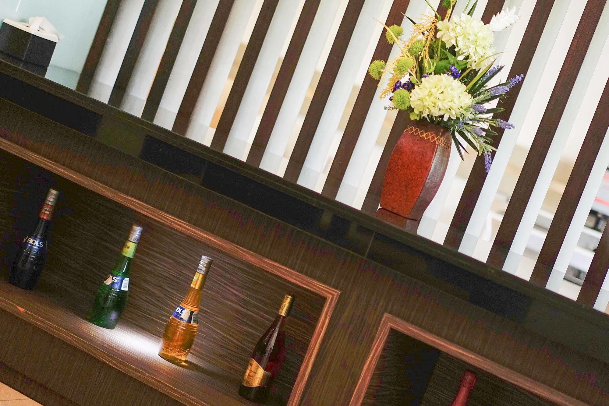 Hotel Celebes Macasar Exterior foto